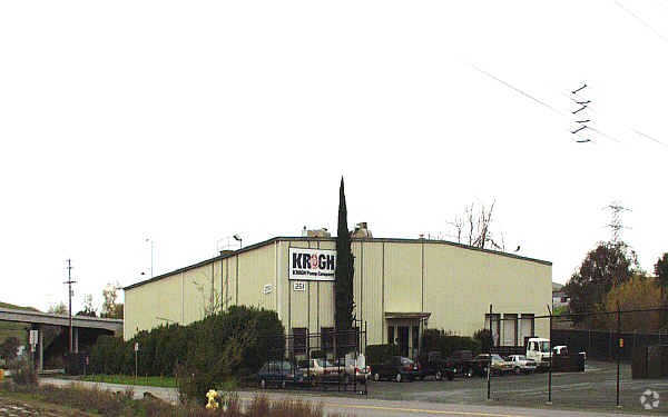 More Photos Of 251 W Channel Rd, Benicia Warehouse For Lease