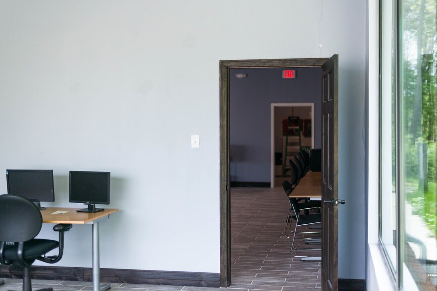 More Photos Of 221-223 N Broadway, Salem Freestanding For Sale
