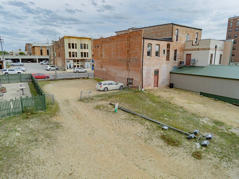 More Photos Of 217 W Main St, Freeport Office Residential For Sale