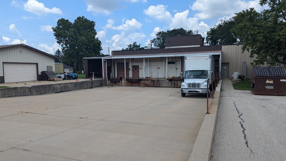 More Photos Of 1011- 1015 E Lafayette St, Bloomington Warehouse For Sale