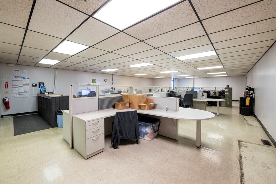 More Photos Of 1934 Navarre Rd SW, Canton Warehouse For Sale