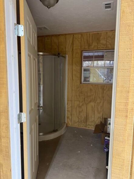 More Photos Of 12788 S Coltrane Rd, Edmond Warehouse For Lease