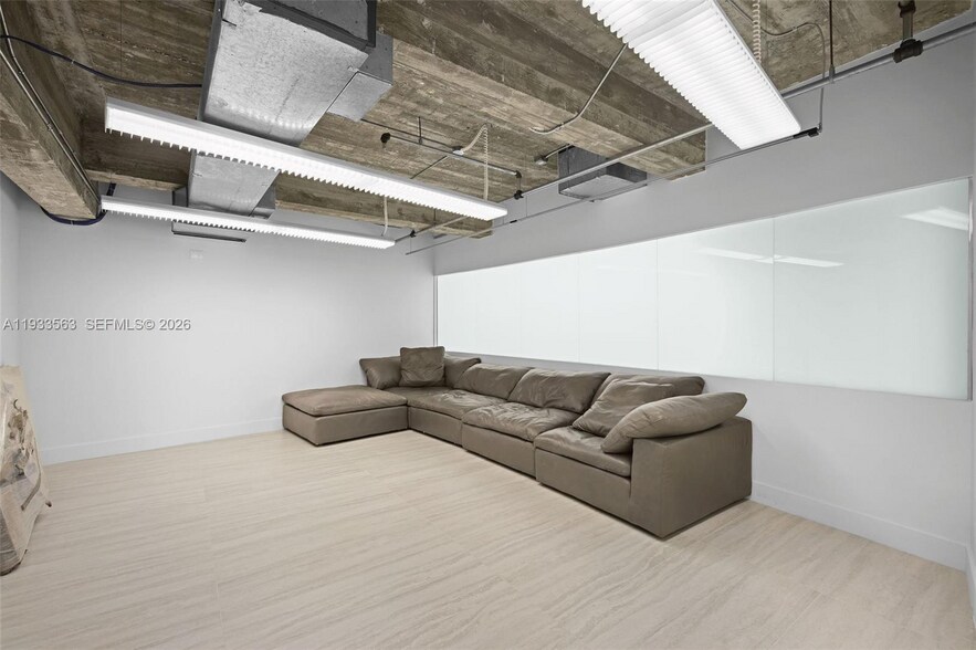 More Photos Of 605 Lincoln Rd, Miami Beach Office Residential For Sale