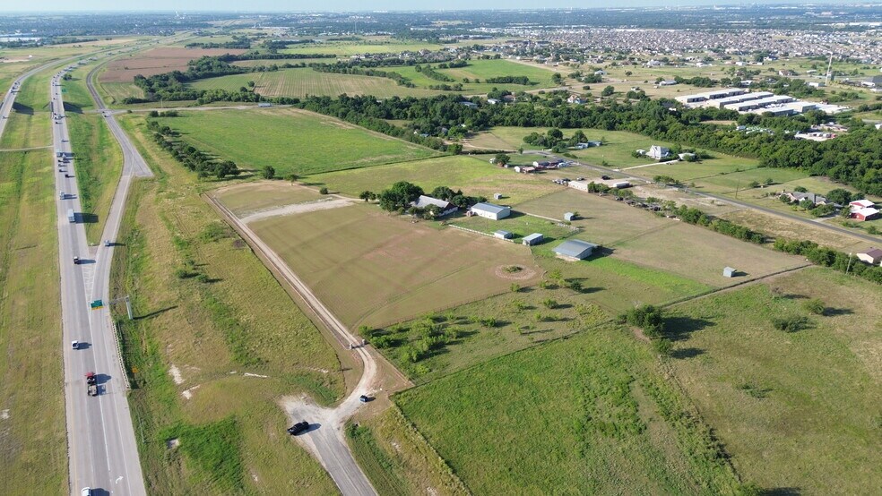 More Photos Of 9100 TX-130, Hutto Warehouse For Lease
