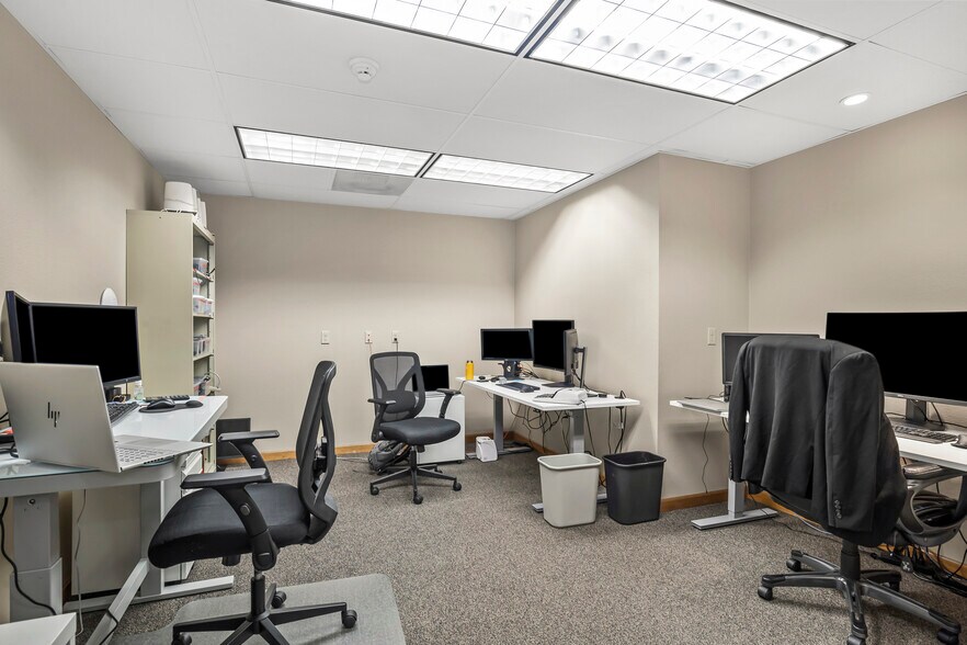 More Photos Of 796 SW Bradbury Way, Bend Office For Lease