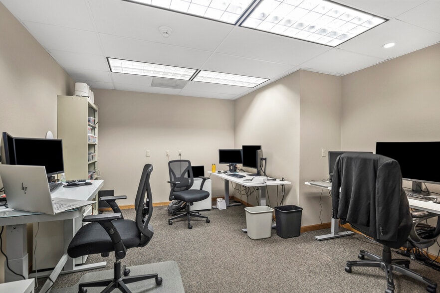 More Photos Of 796 SW Bradbury Way, Bend Office For Lease