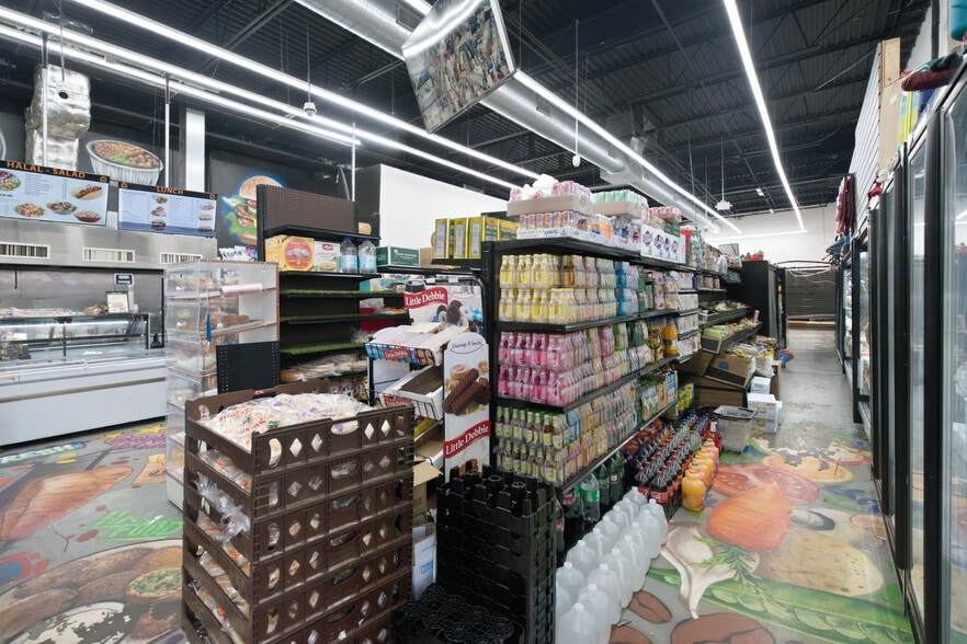 More Photos Of 937 State St, Bridgeport Storefront For Lease