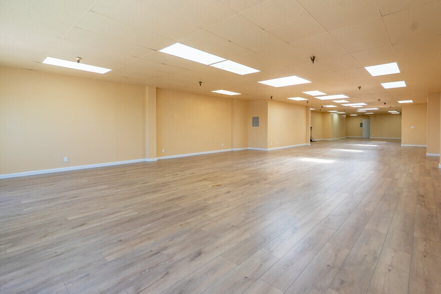 More Photos Of 328 7th St, Oakland Storefront Retail Office For Lease
