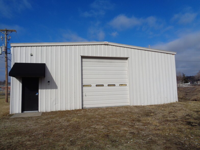 More Photos Of 101 W Shrader St, Liberty Manufacturing For Lease