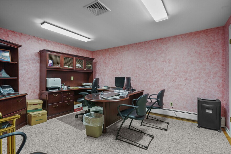 More Photos Of 100 Smithfield Ave, Pawtucket Medical For Sale