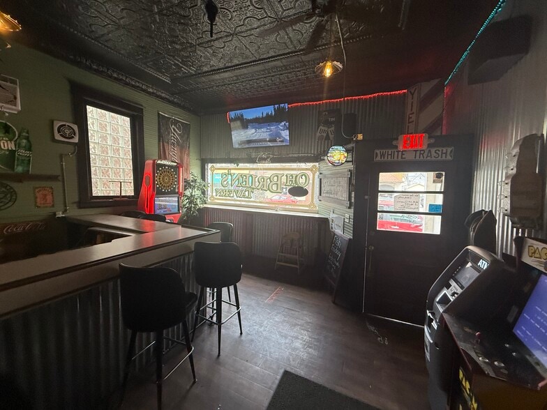 More Photos Of 855 Main St, Follansbee Restaurant For Sale