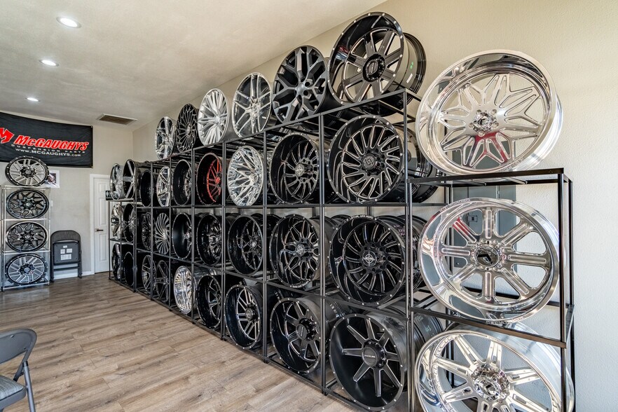 More Photos Of 1004 W Main St, Crowley Auto Repair For Sale