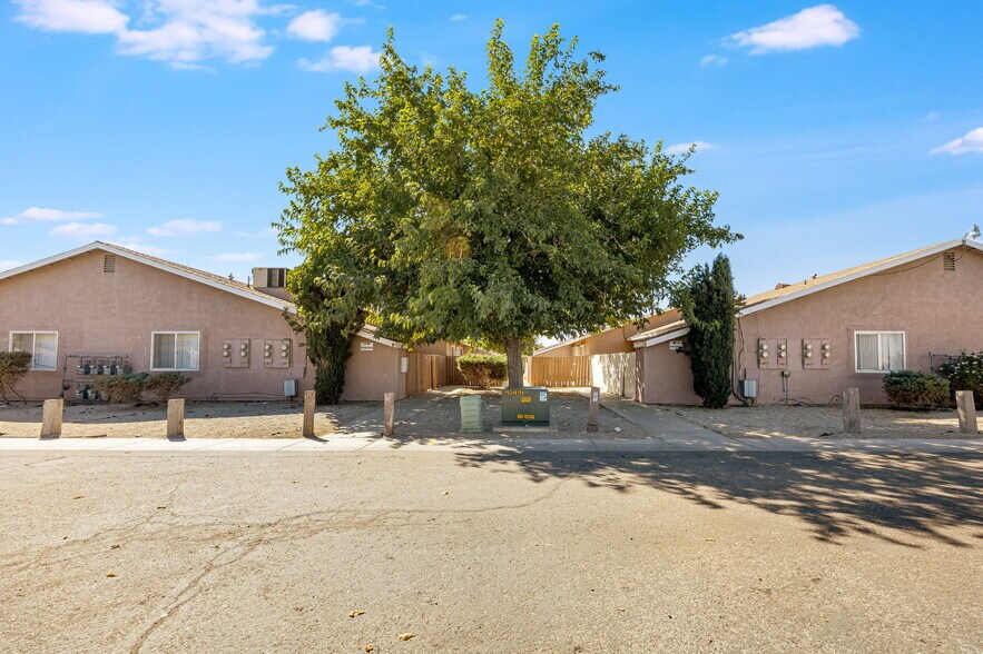 More Photos Of 11211 La Habra Ave, Adelanto Apartments For Sale
