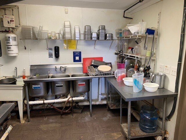 More Photos Of 203 Farrs Bridge Rd, Pickens General Retail For Sale