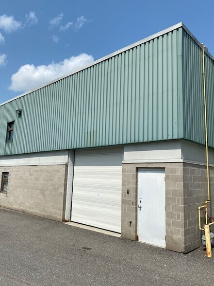 More Photos Of 77 Auriga Dr, Ottawa Warehouse For Sale