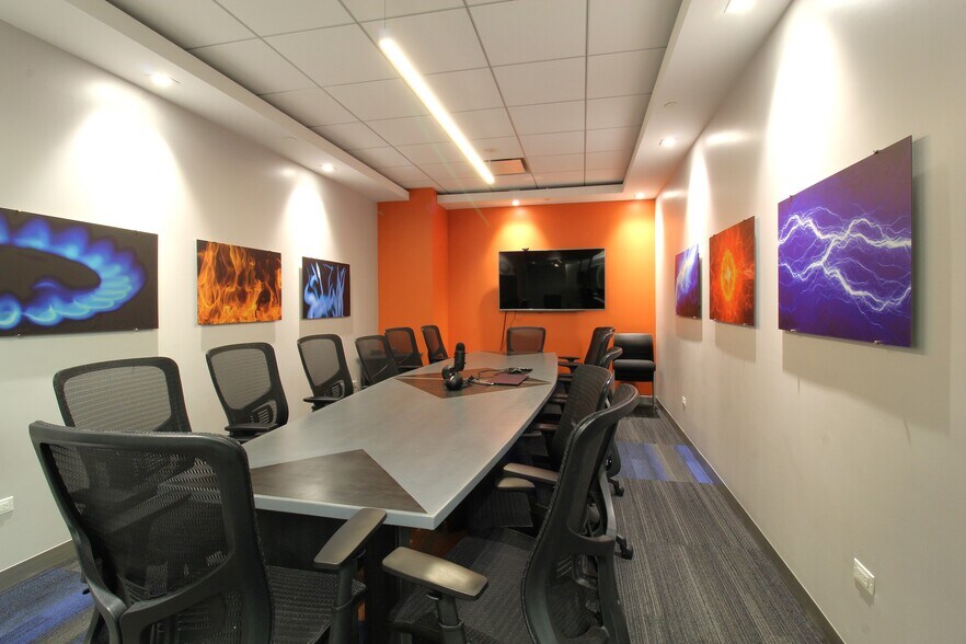 More Photos Of 4200 Cantera Dr, Warrenville Office For Sale