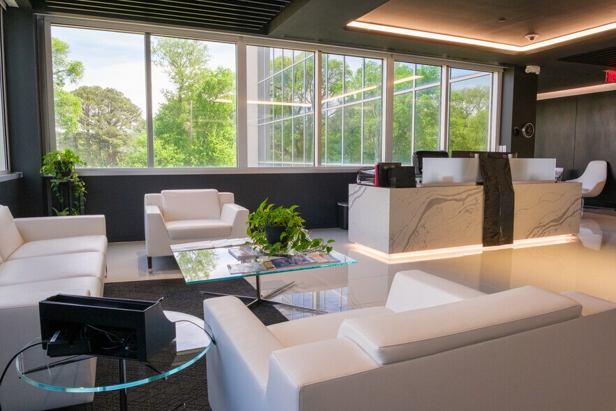 More Photos Of 6700-6703 Odyssey Dr, Huntsville Loft Creative Space For Lease