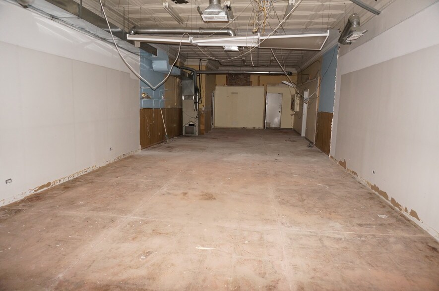 More Photos Of 3170-3174 N Milwaukee Ave, Chicago General Retail For Lease