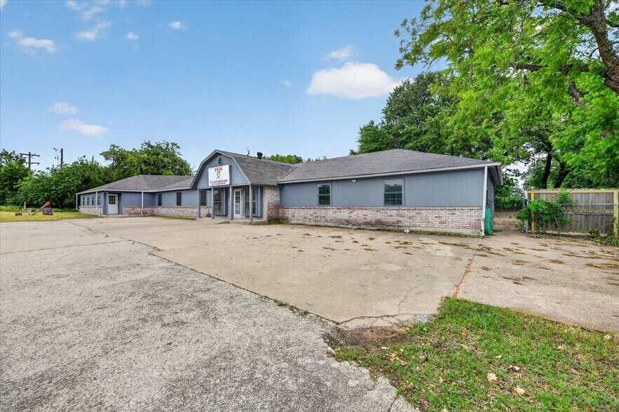 More Photos Of 936 E Highway 199, Springtown Freestanding For Sale