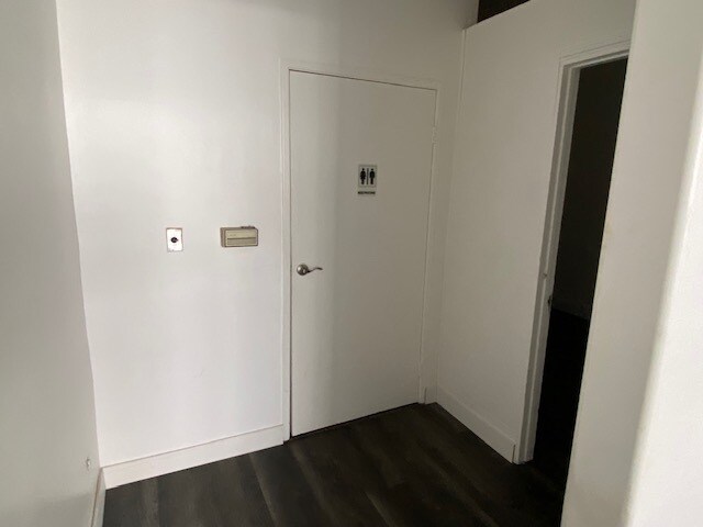 More Photos Of 16060 Ventura Blvd, Encino Unknown For Lease