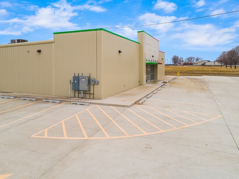 More Photos Of 970 Highway 18, Britt Freestanding For Sale