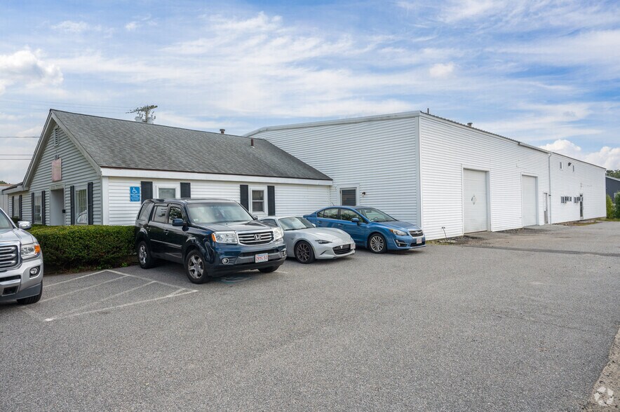 More Photos Of 53 Portside Dr, Bourne Unknown For Lease