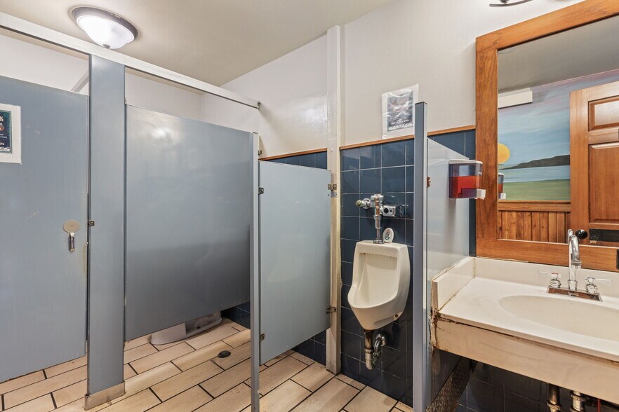 More Photos Of 512 Main St, Longmont Restaurant For Sale