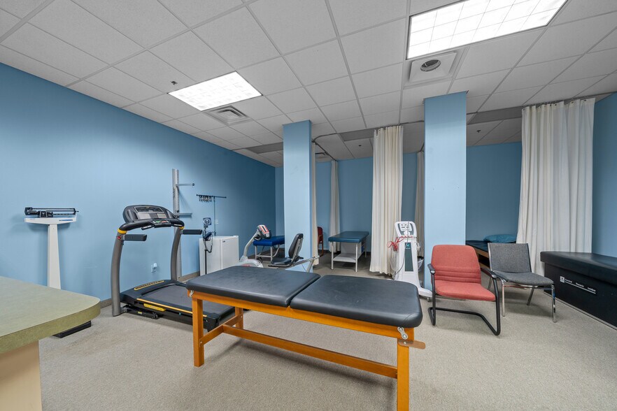 More Photos Of 2500 Citrus Blvd, Leesburg Medical For Sale