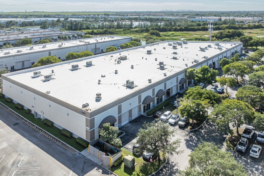 More Photos Of 12006-12060 Miramar Pky, Miramar Warehouse For Lease