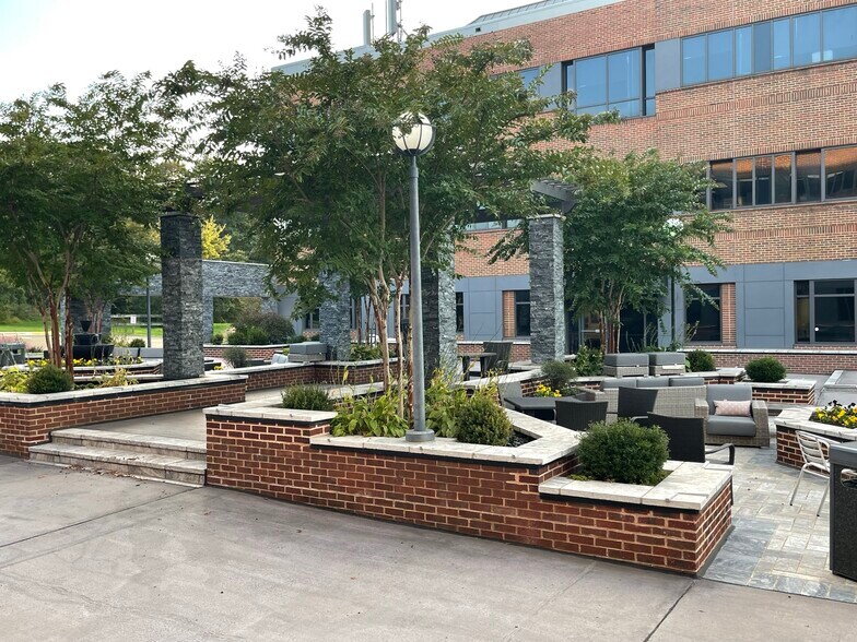 More Photos Of 10530-10550 Linden Lake Plz, Manassas Medical For Lease