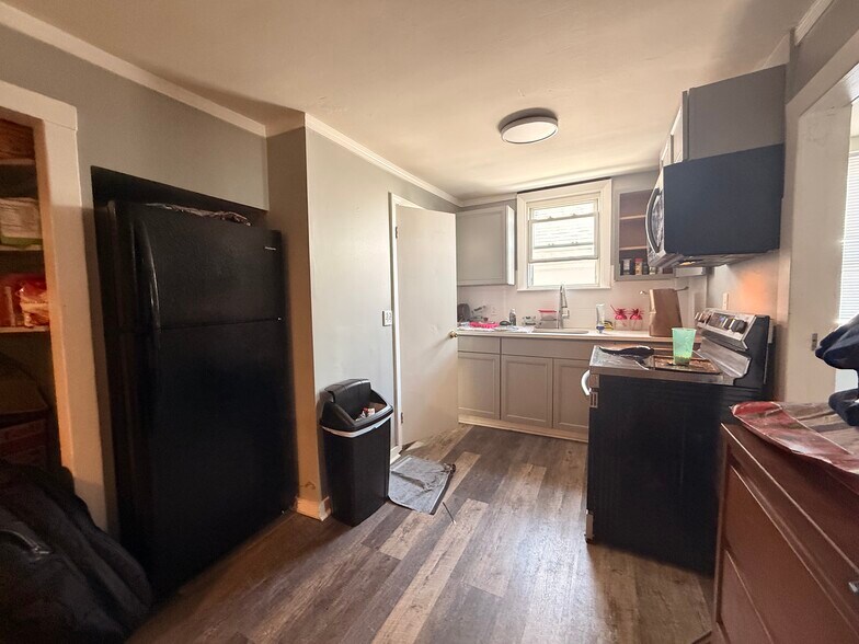 More Photos Of 26 Child St, Warren Apartments For Sale