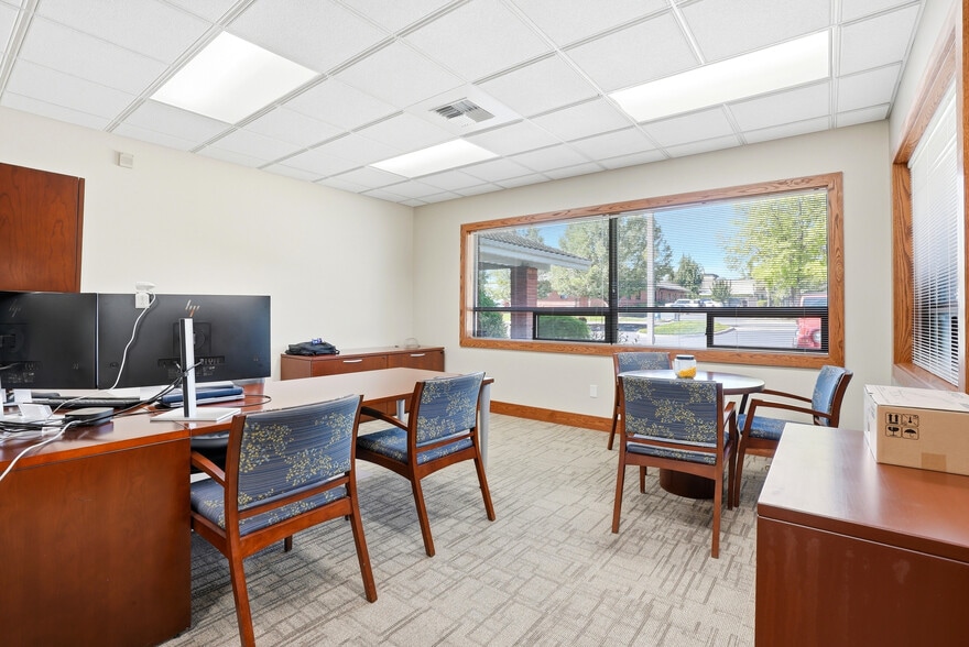 More Photos Of 801 N 39th Ave, Yakima Office For Sale
