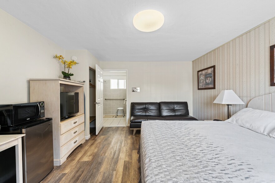 More Photos Of 1736 Santa Rosa Ave, Santa Rosa Hotel For Sale