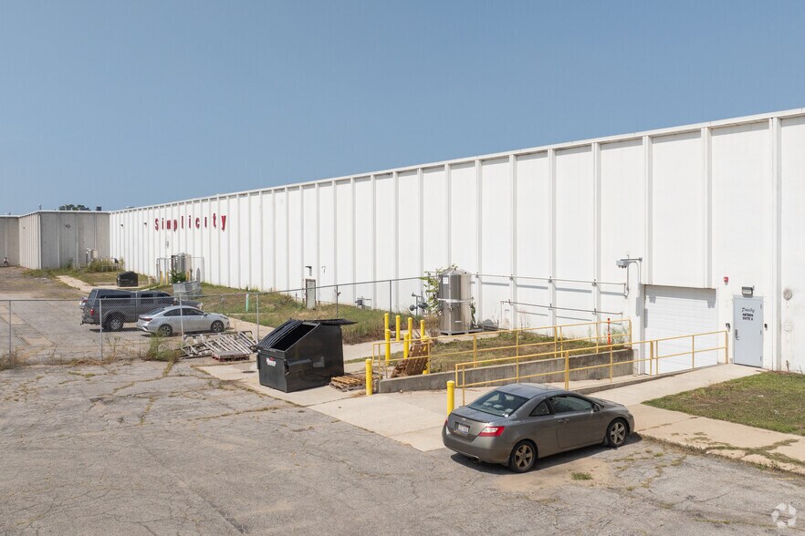 More Photos Of 901 Wayne St, Niles Warehouse For Lease