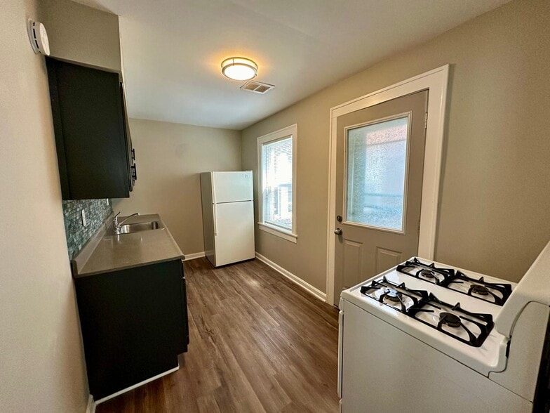 More Photos Of 17020 Madison Ave, Lakewood Flex For Sale