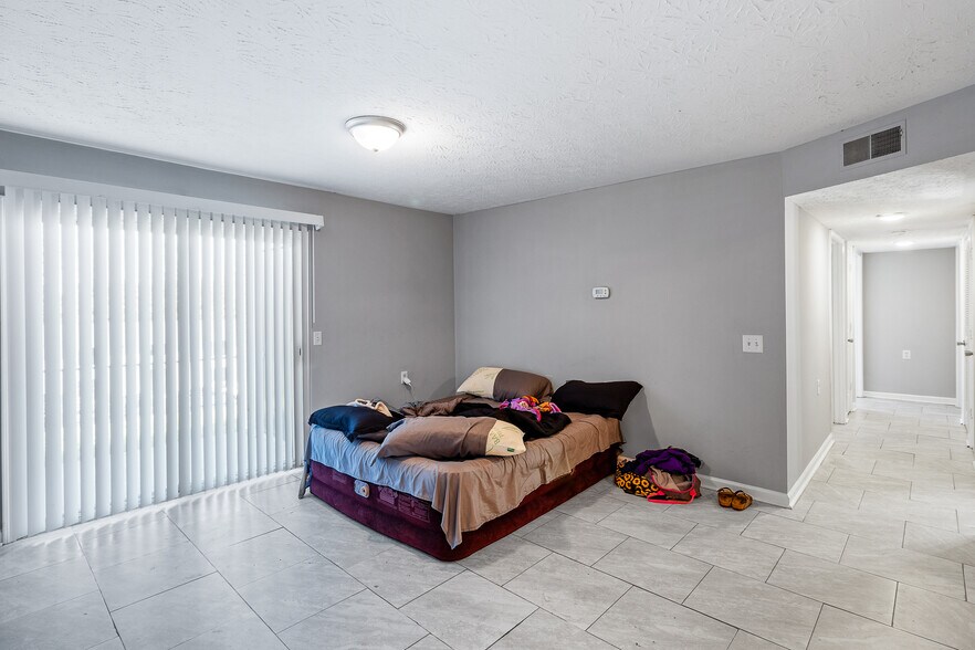 More Photos Of 200 Hubbard Rd, Winchester Apartments For Sale