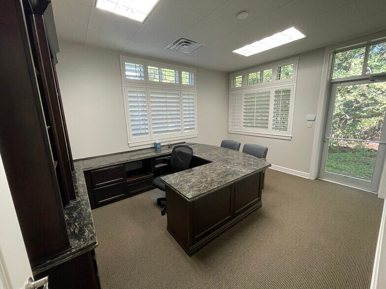 More Photos Of 8505 Technology Forest Pl, The Woodlands Office For Sale