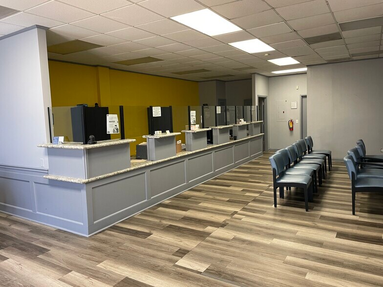 More Photos Of 106 Shoppers Way, Brunswick Unknown For Lease