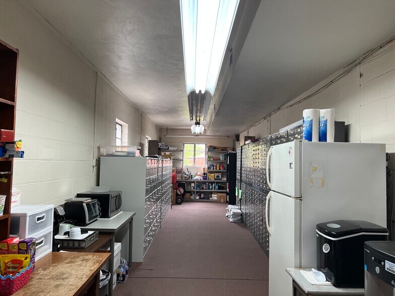 More Photos Of 810 Noblestown Rd, Carnegie Office For Sale