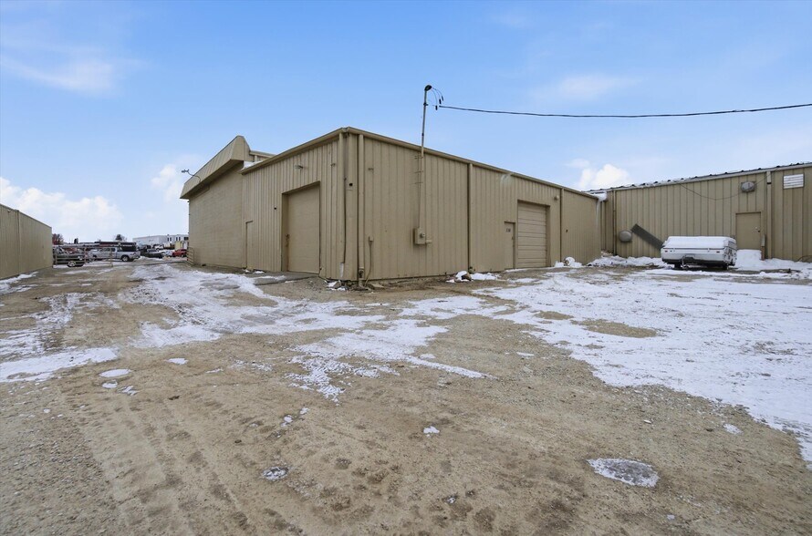 More Photos Of 20620 Burl Ct, Joliet Warehouse For Sale