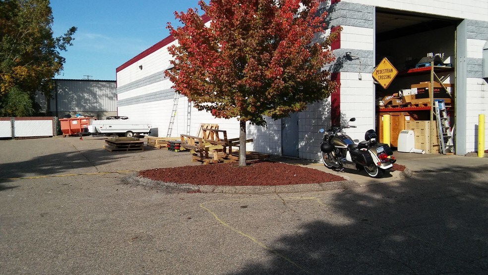 More Photos Of 8341-8351 Ronda Dr, Canton Manufacturing For Lease