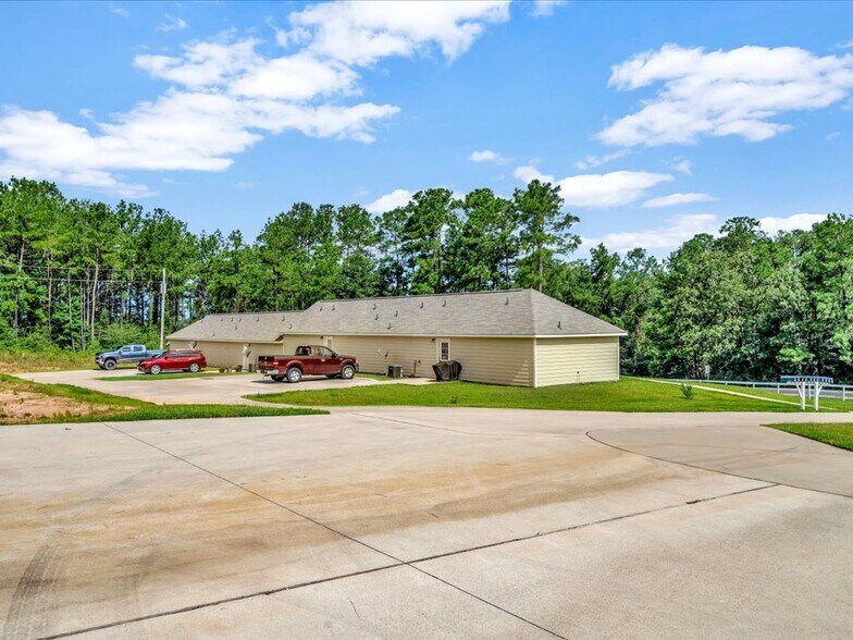 More Photos Of 3205 Sam Rayburn, Brookeland Apartments For Sale