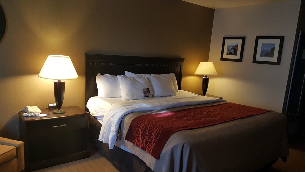 More Photos Of 2475 US-101 Hwy, Florence Hotel For Sale