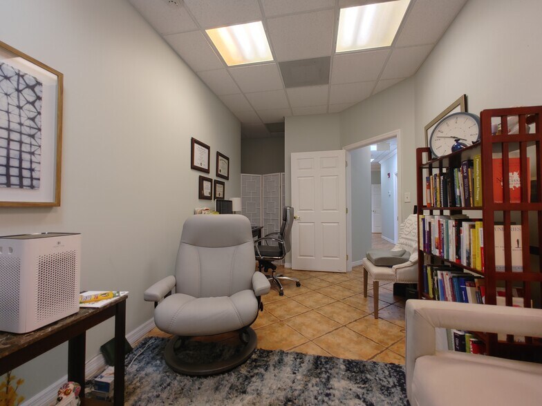 More Photos Of 5491 N University Dr, Coral Springs Office For Lease