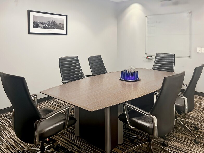 More Photos Of 151 Yonge St, Toronto Coworking Space