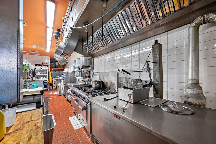 More Photos Of 1995 E Bay Dr, Largo Restaurant For Sale