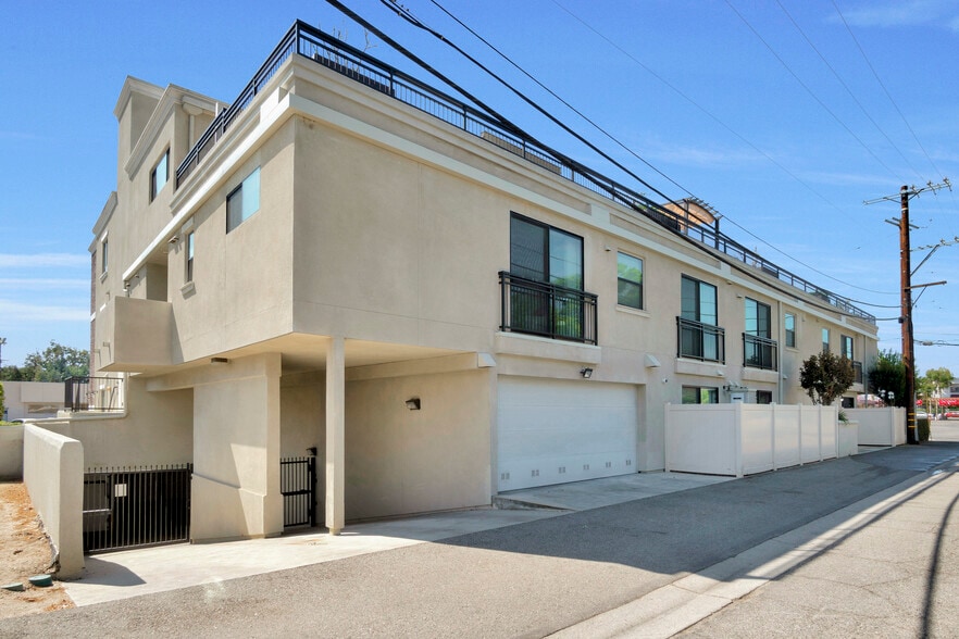More Photos Of 10455 Magnolia Blvd, North Hollywood Apartments For Sale