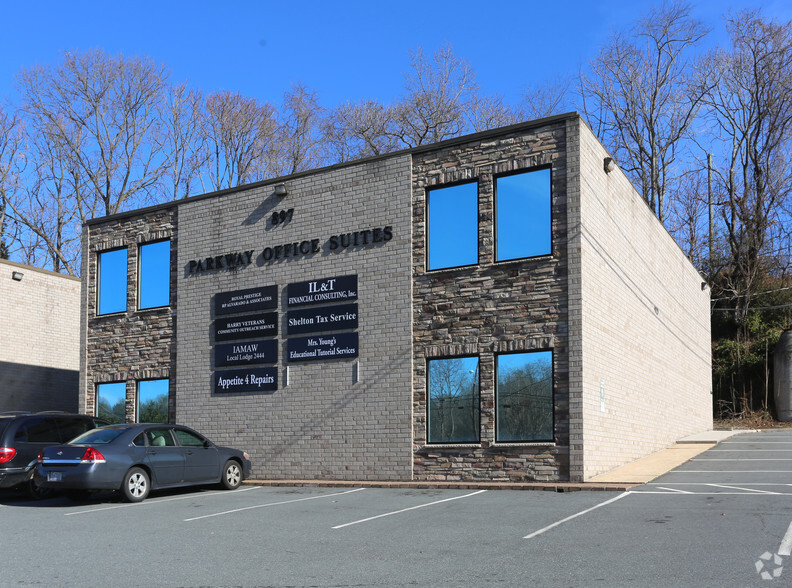 Primary Photo Of 897 Peters Creek Pky, Winston-Salem Office For Lease