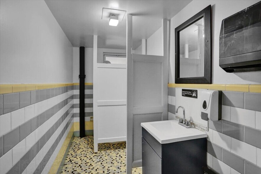 More Photos Of 16 Columbia Ave, Reading Restaurant For Sale