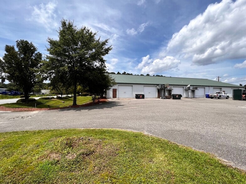 More Photos Of 7178 Cross County Rd, Charleston Showroom For Lease